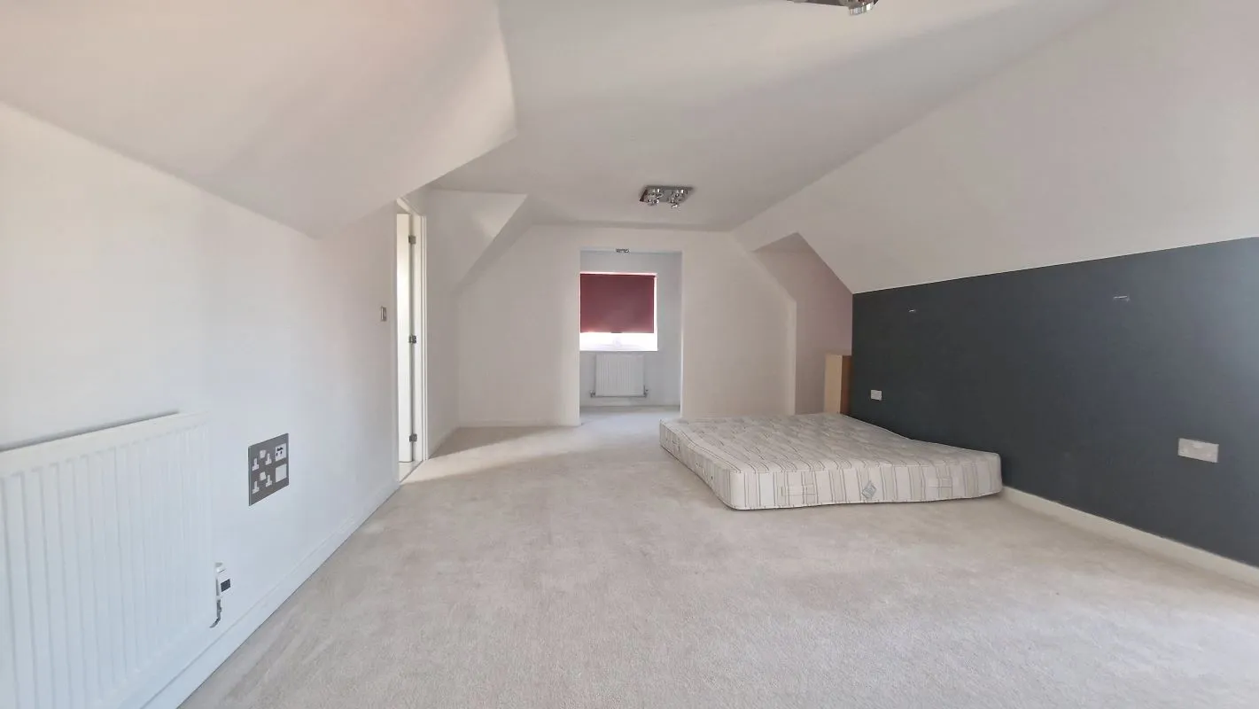 Basingstoke, Hampshire, RG23 7FY - Online Auctions