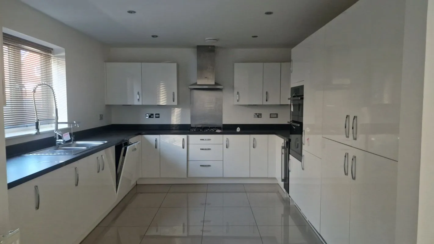 Basingstoke, Hampshire, RG23 7FY - Online Auctions