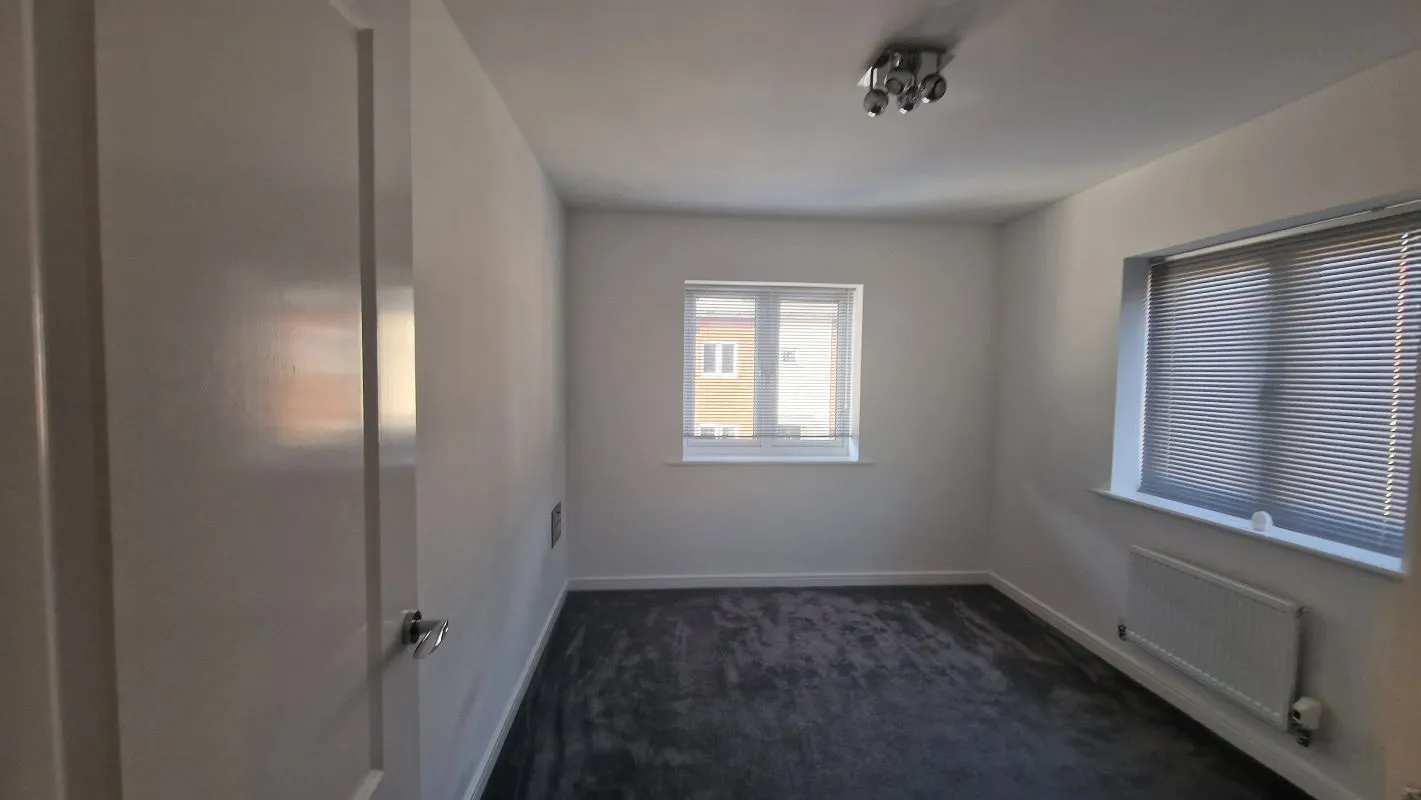 Basingstoke, Hampshire, RG23 7FY - Online Auctions