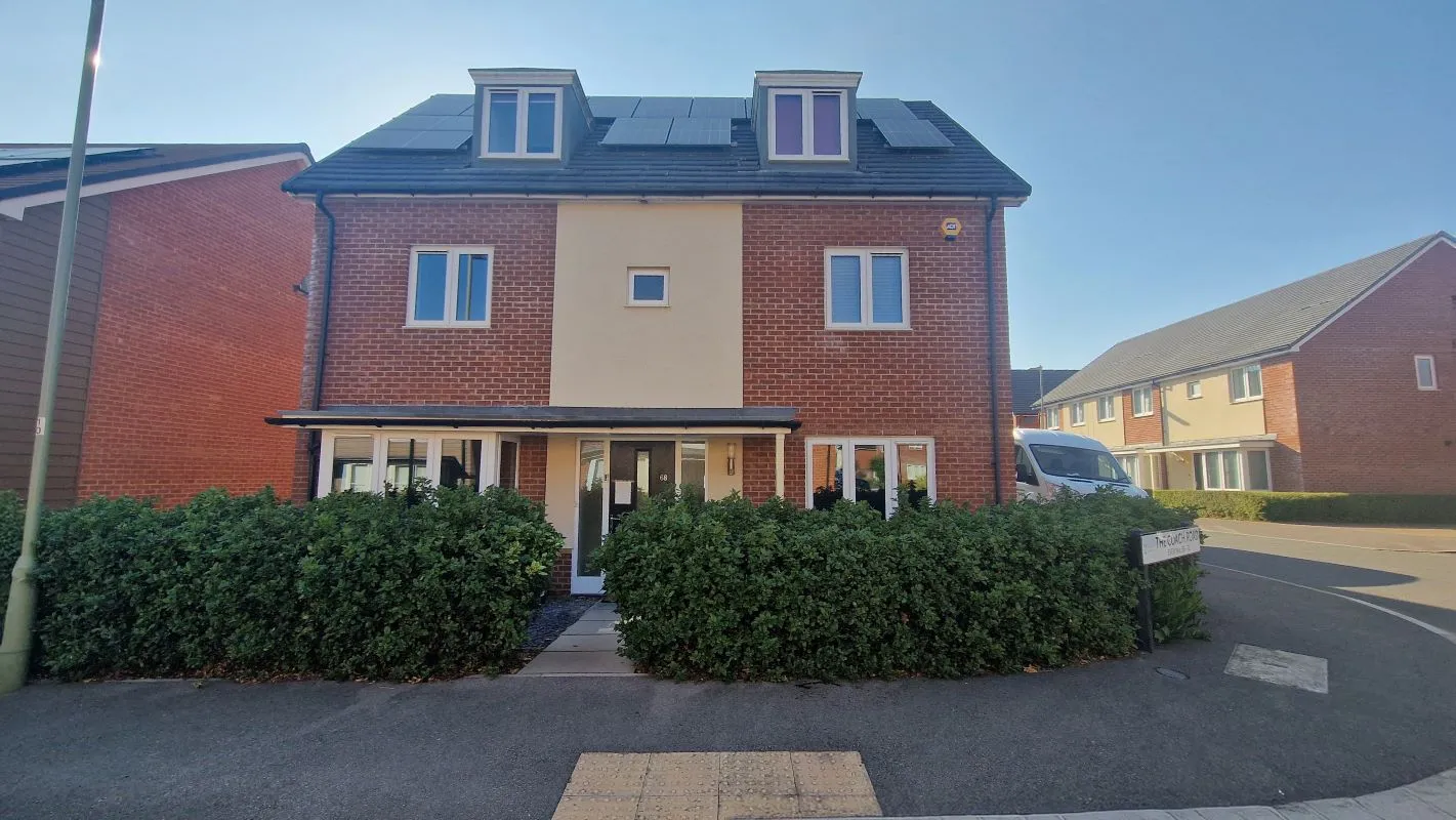 Basingstoke, Hampshire, RG23 7FY - Online Auctions