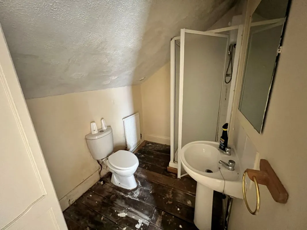 Keyham, Plymouth, Devon, PL2 2BE - Online Auctions