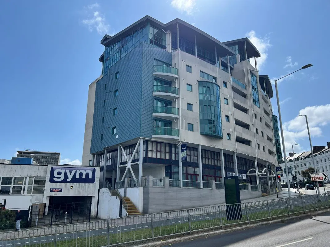 24 The Crescent, Plymouth, Devon, PL1 3FG - Online Auctions