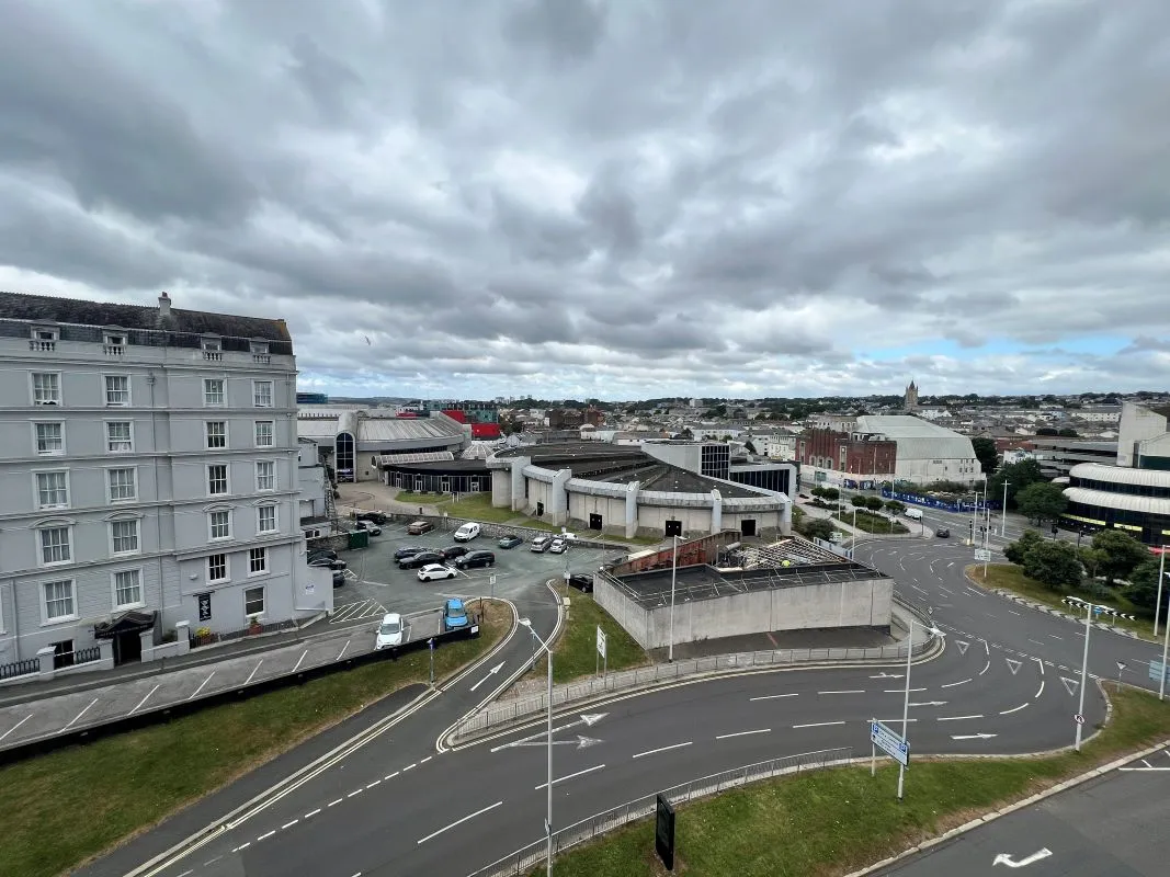 24 The Crescent, Plymouth, Devon, PL1 3FG - Online Auctions
