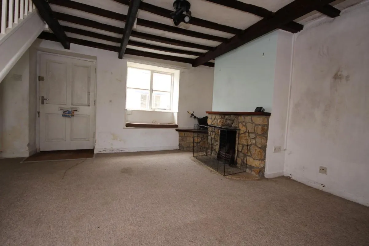 Beaminster, Dorset, DT8 3DZ - Online Auctions