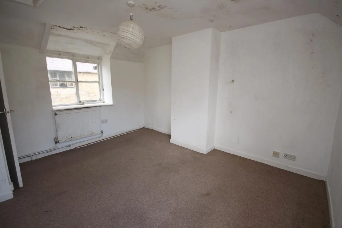 Beaminster, Dorset, DT8 3DZ - Online Auctions