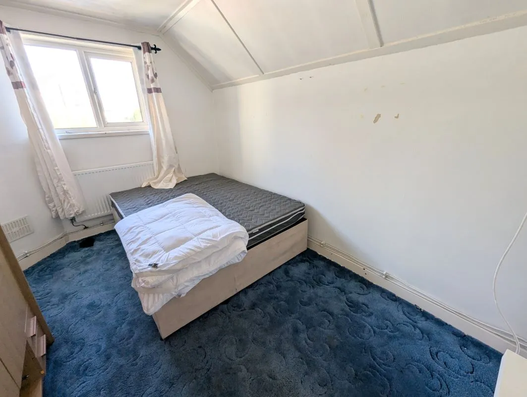 Lydney, Gloucestershire, GL15 5QJ - Online Auctions