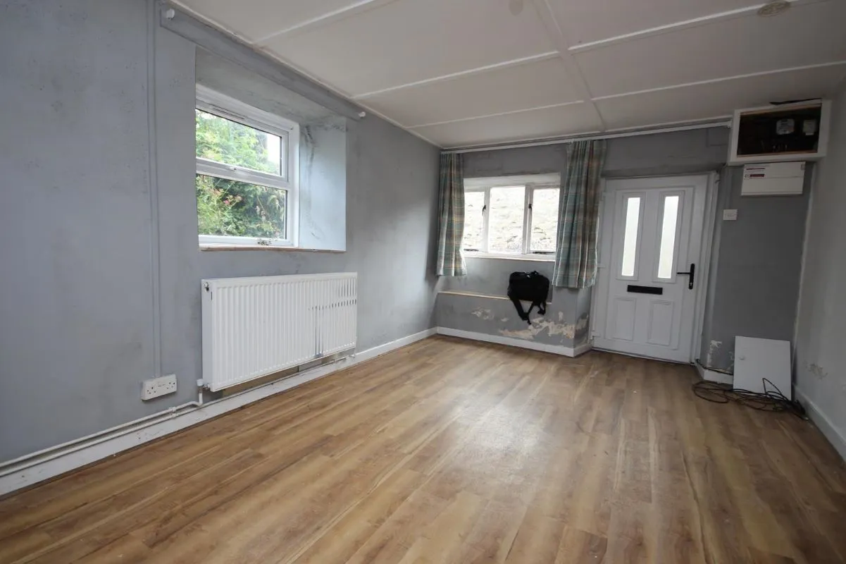 Beaminster, Dorset, DT8 3DZ - Online Auctions