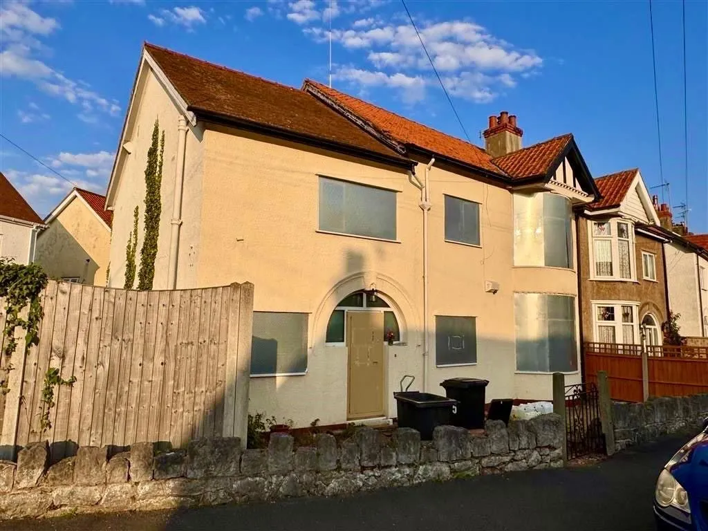 Rhos on Sea, Colwyn Bay, Clwyd, LL28 4RH - Online Auctions