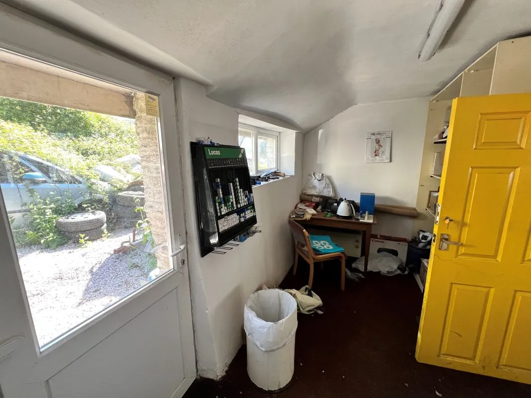 Kingsbridge, Devon, TQ7 1EF - Online Auctions