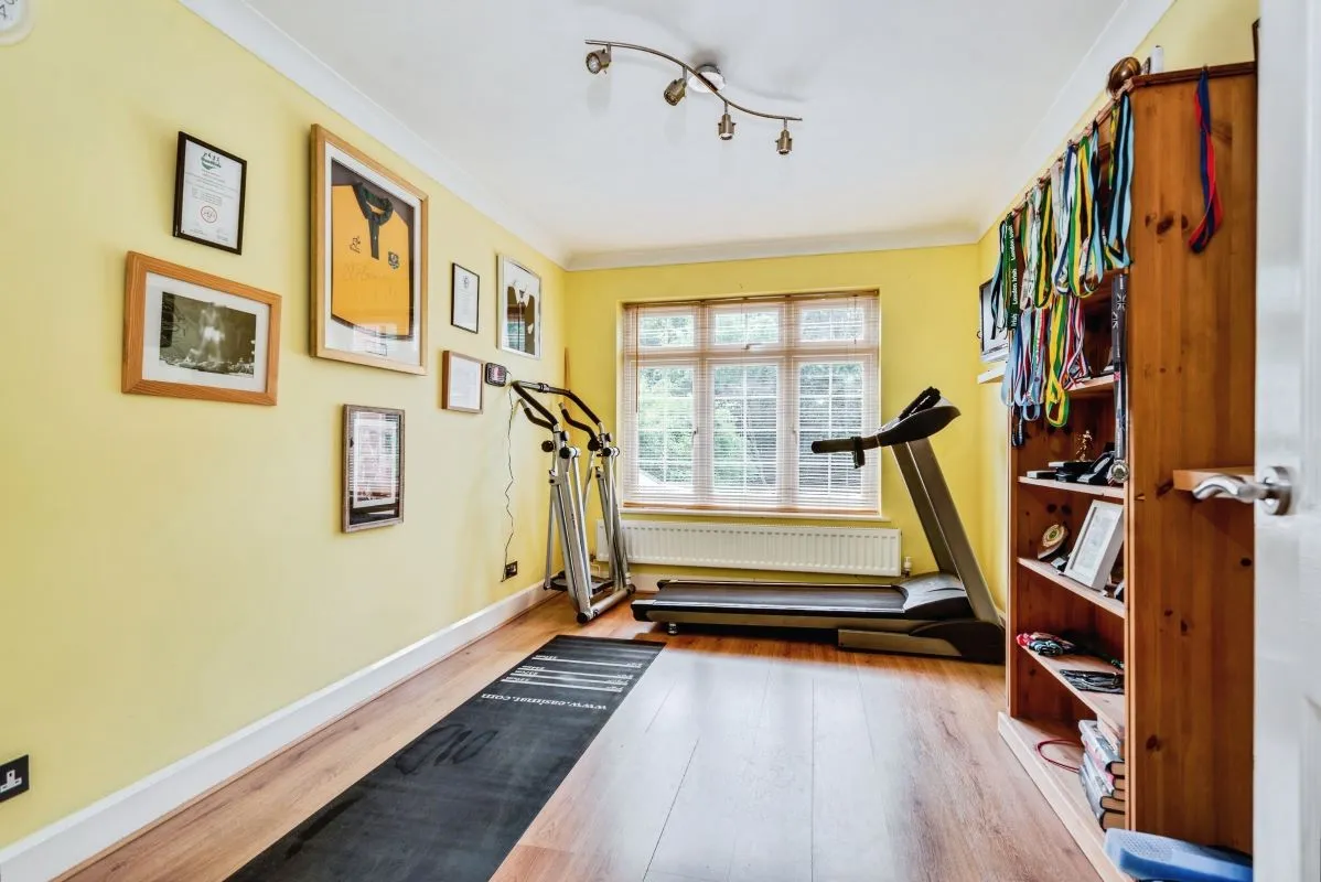 Bishops Green, Newbury, Berkshire, RG20 4HS - Online Auctions