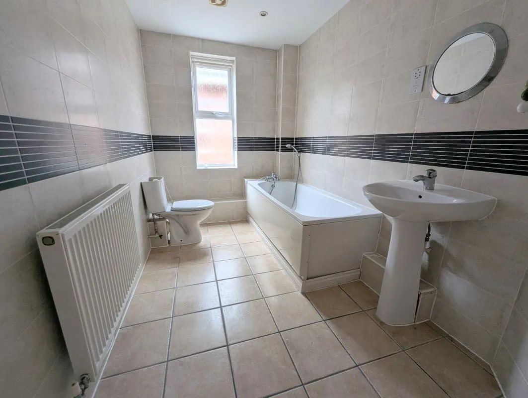 644 Dorchester Road, Weymouth, Dorset, DT3 5FL - Online Auctions