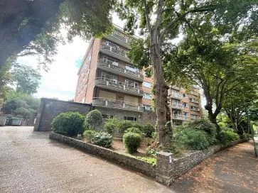 Property for Auction in South West - Flat 2, Crescent Court, 33 Chine Crescent, Bournemouth, Dorset BH2 5LA
