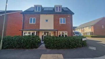 Property for Auction in South West - 68 The Coach Road, Basingstoke, Berkshire RG23 7FY