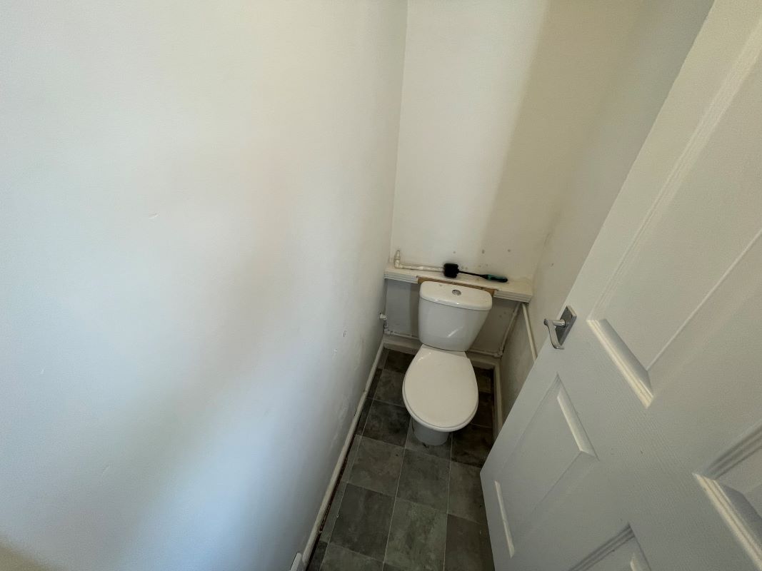 Edlington, Doncaster, South Yorkshire, DN12 1BA - Online Auctions