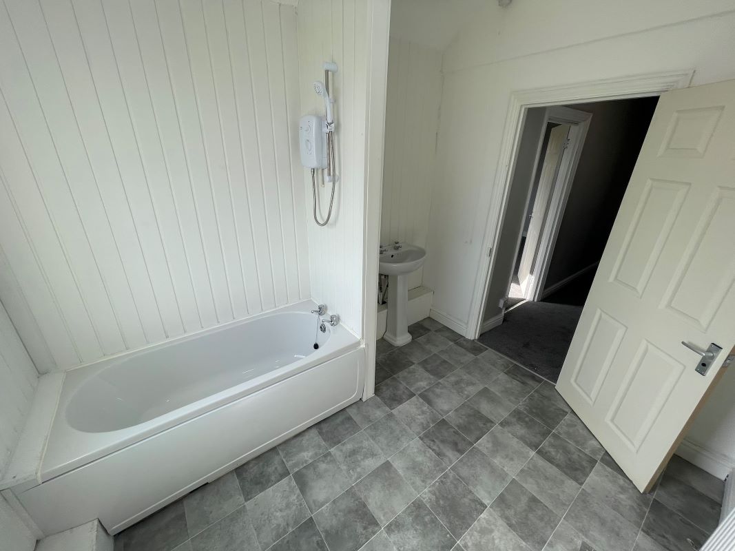 Edlington, Doncaster, South Yorkshire, DN12 1BA - Online Auctions