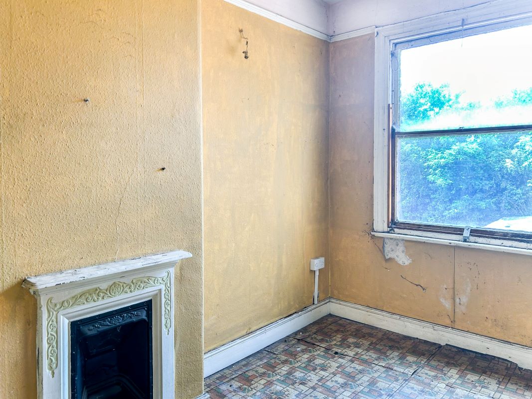 Hawarden, Deeside, Clwyd, CH5 3LR - Online Auctions