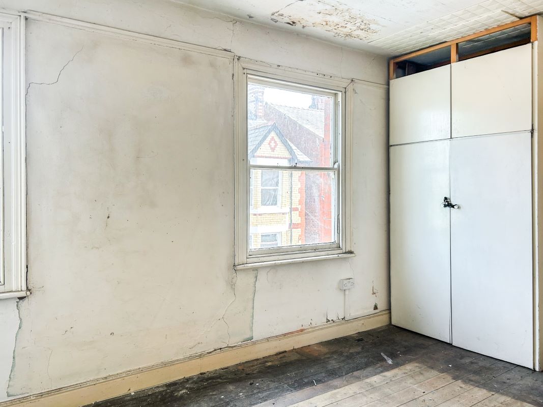 Hawarden, Deeside, Clwyd, CH5 3LR - Online Auctions