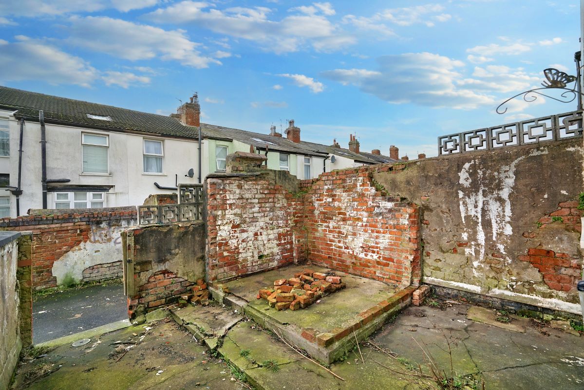 Blackpool, Lancashire, FY1 4AE - Online Auctions