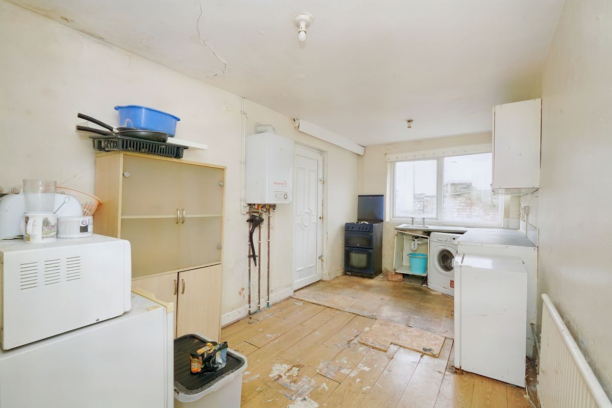 Blackpool, Lancashire, FY1 4AE - Online Auctions
