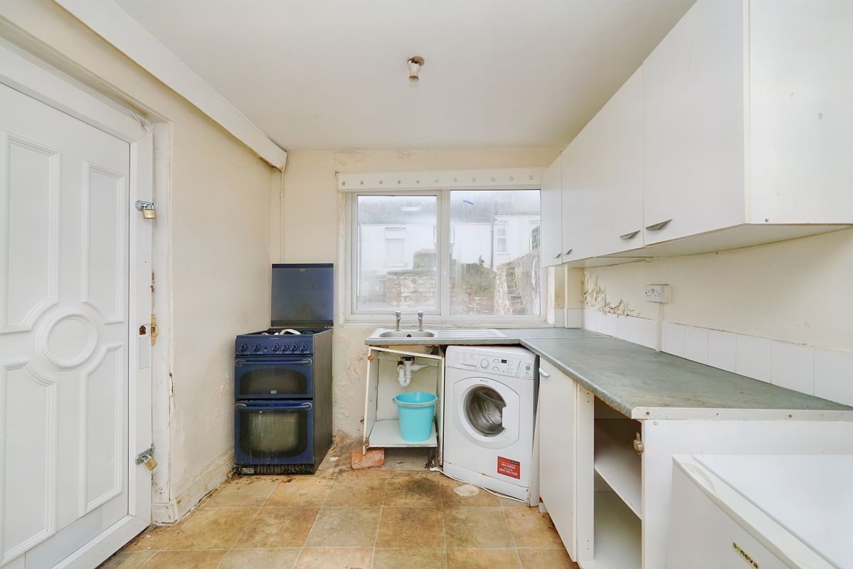 Blackpool, Lancashire, FY1 4AE - Online Auctions