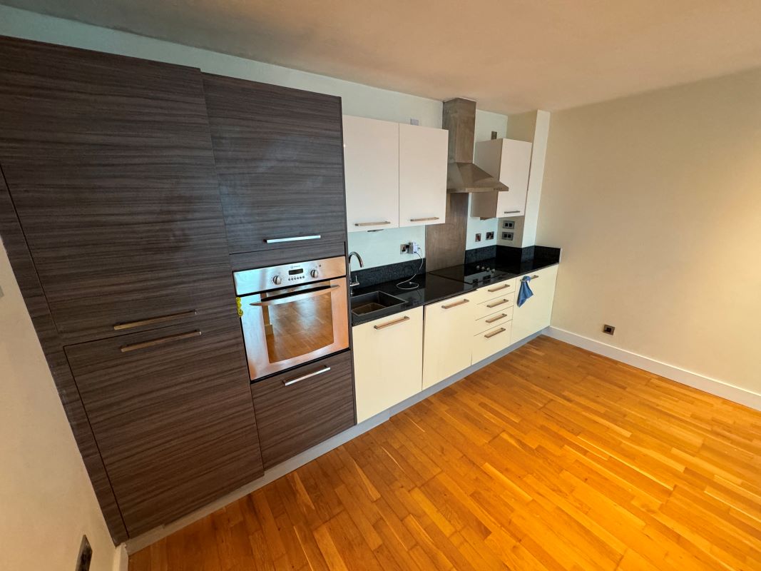 2 North Bank, Sheffield, South Yorkshire, S3 8JA - Online Auctions