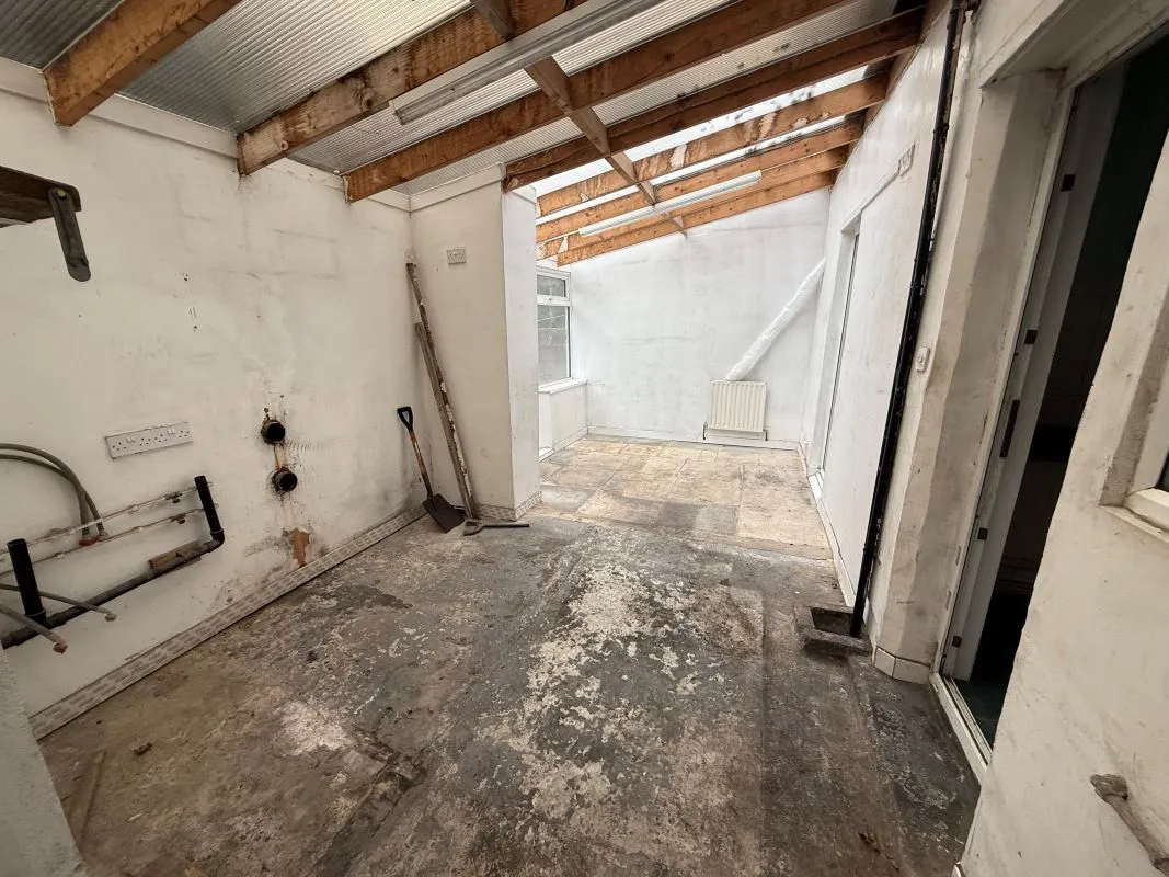 Holmewood, Chesterfield, Derbyshire, S42 5TP - Online Auctions
