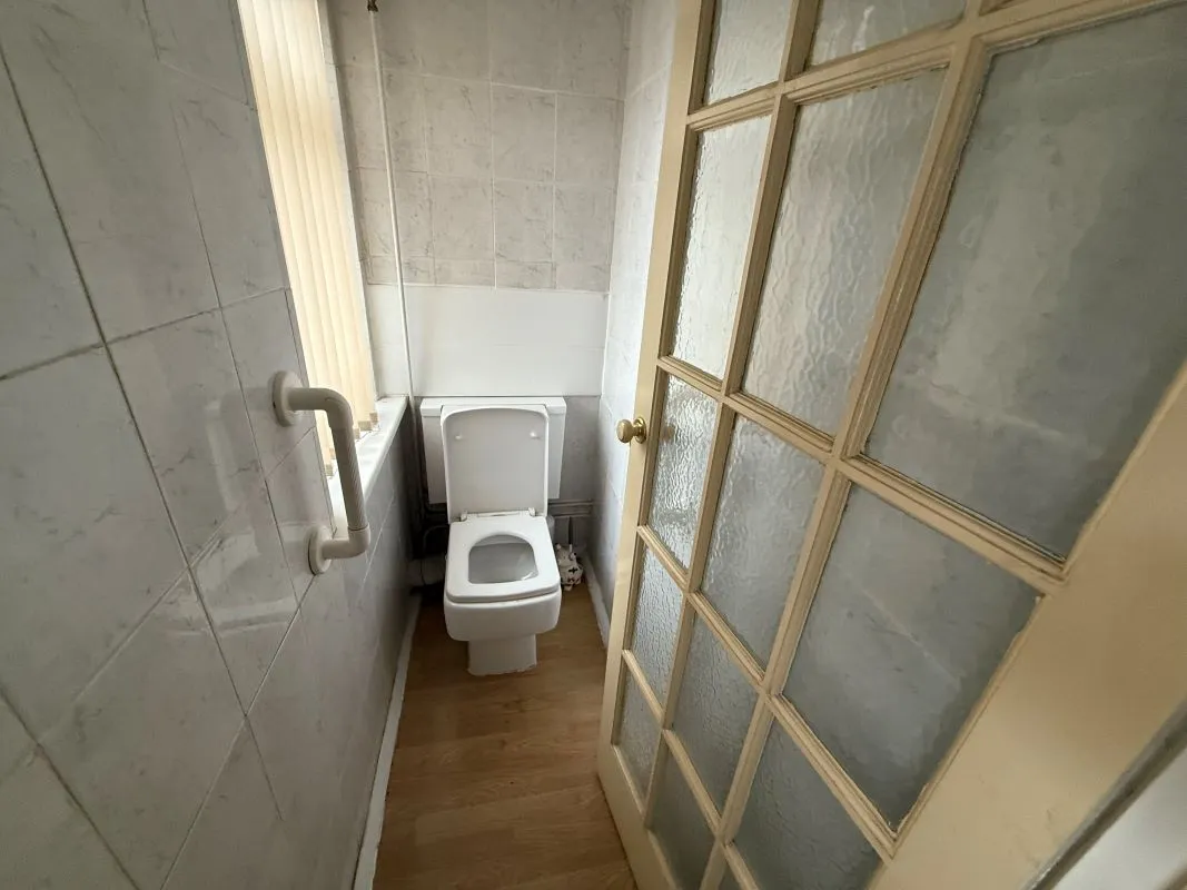 Holmewood, Chesterfield, Derbyshire, S42 5TP - Online Auctions