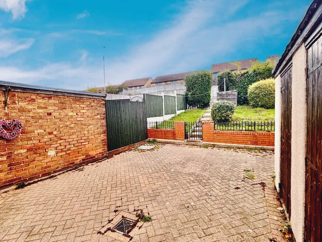 Edlington, Doncaster, South Yorkshire, DN12 1EJ - Online Auctions