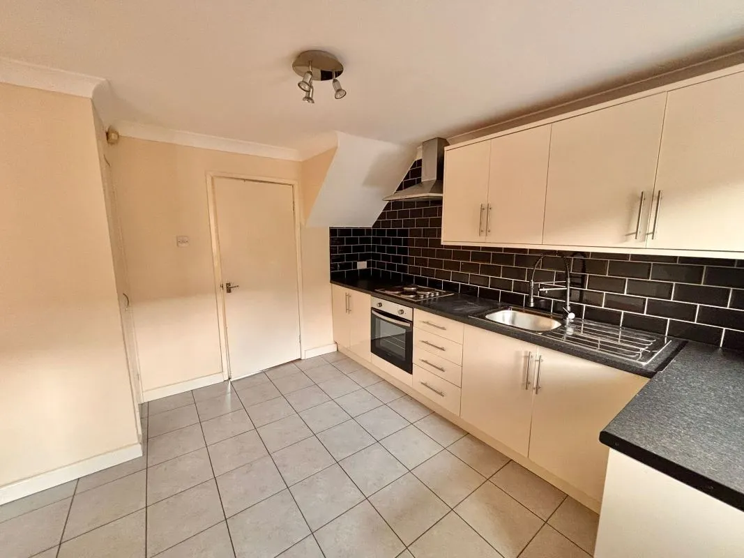 Edlington, Doncaster, South Yorkshire, DN12 1EJ - Online Auctions