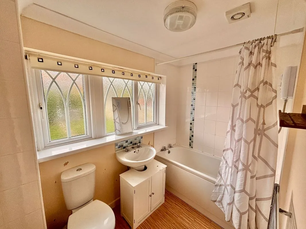 Edlington, Doncaster, South Yorkshire, DN12 1EJ - Online Auctions