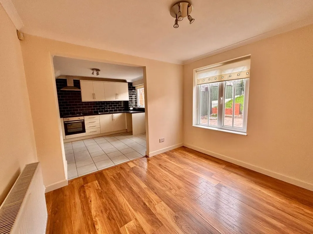 Edlington, Doncaster, South Yorkshire, DN12 1EJ - Online Auctions
