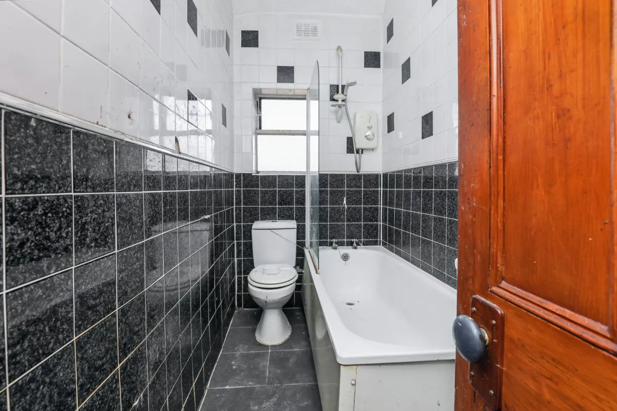 Wallasey, Merseyside, CH44 7HA - Online Auctions