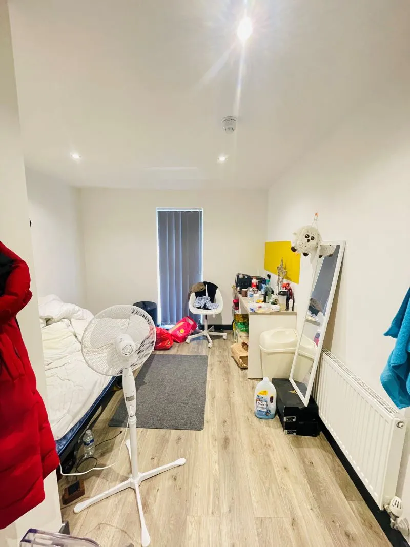Spring Place, Luton, Bedfordshire, LU1 5FT - Online Auctions