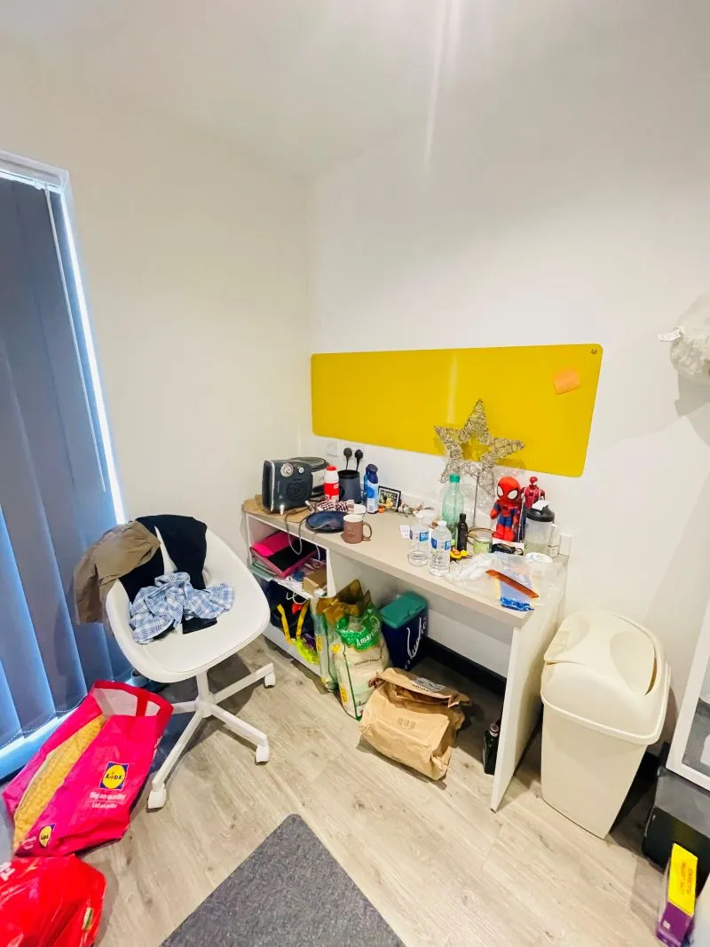 Spring Place, Luton, Bedfordshire, LU1 5FT - Online Auctions