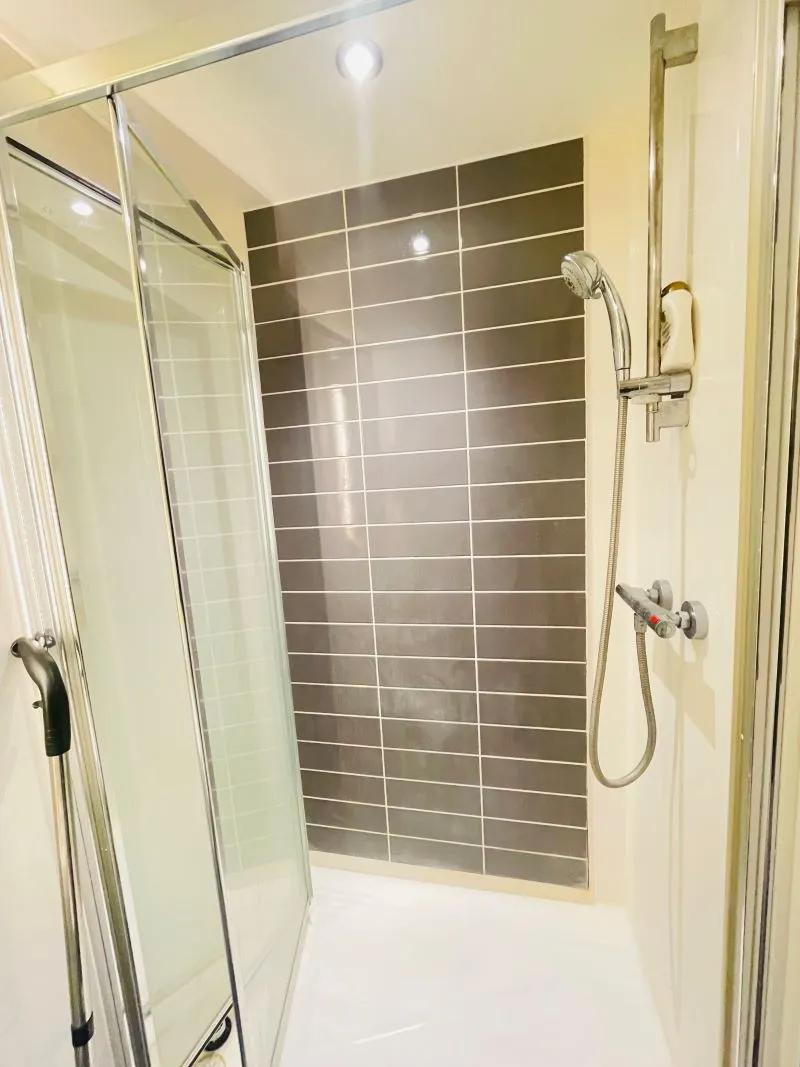 Spring Place, Luton, Bedfordshire, LU1 5FT - Online Auctions