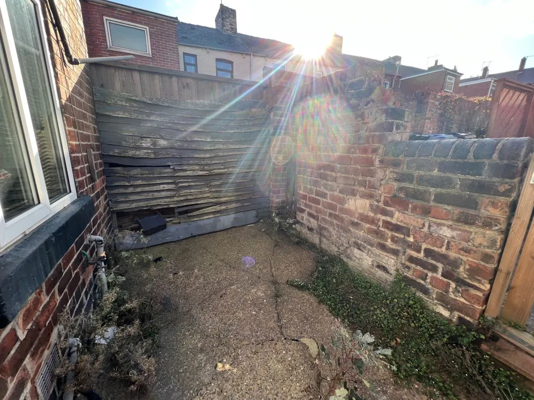 Wombwell, Barnsley, South Yorkshire, S73 8HJ - Online Auctions