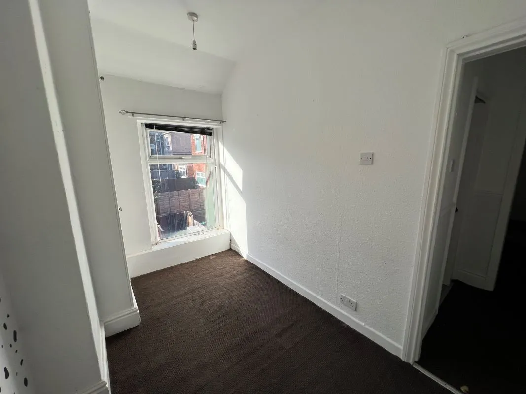 Wombwell, Barnsley, South Yorkshire, S73 8HJ - Online Auctions