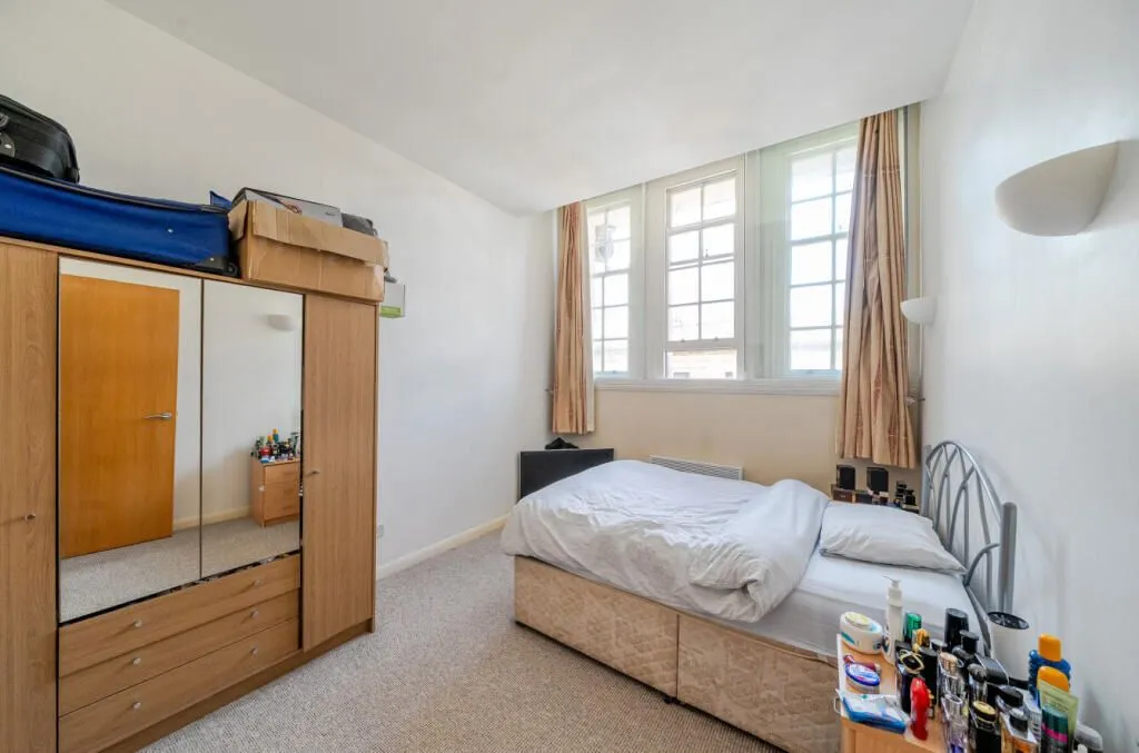 Lowgate, Hull, North Humberside, HU1 1AA - Online Auctions