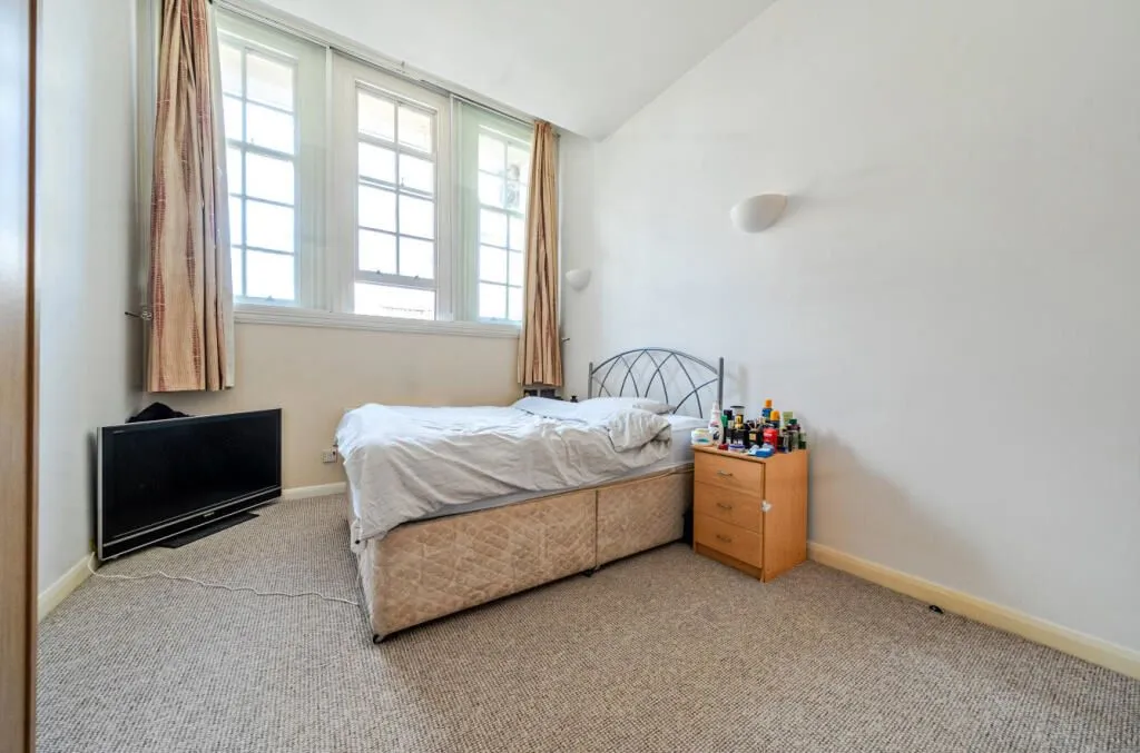 Lowgate, Hull, North Humberside, HU1 1AA - Online Auctions