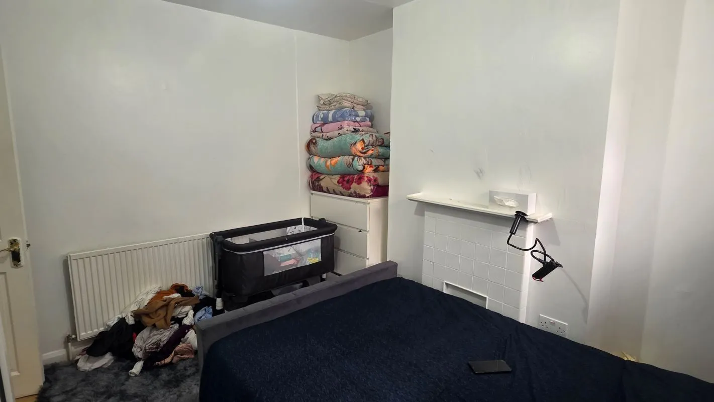 London, NW10 0DS - Online Auctions