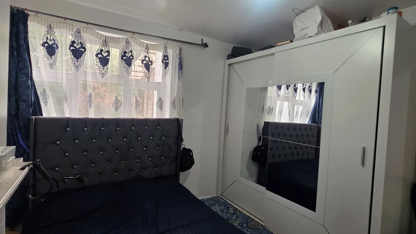 London, NW10 0DS - Online Auctions