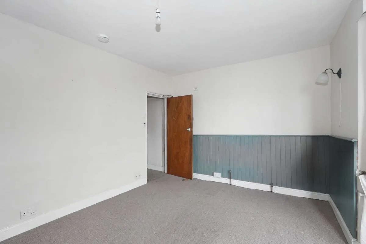 Scarborough, North Yorkshire, YO11 1NR - Online Auctions