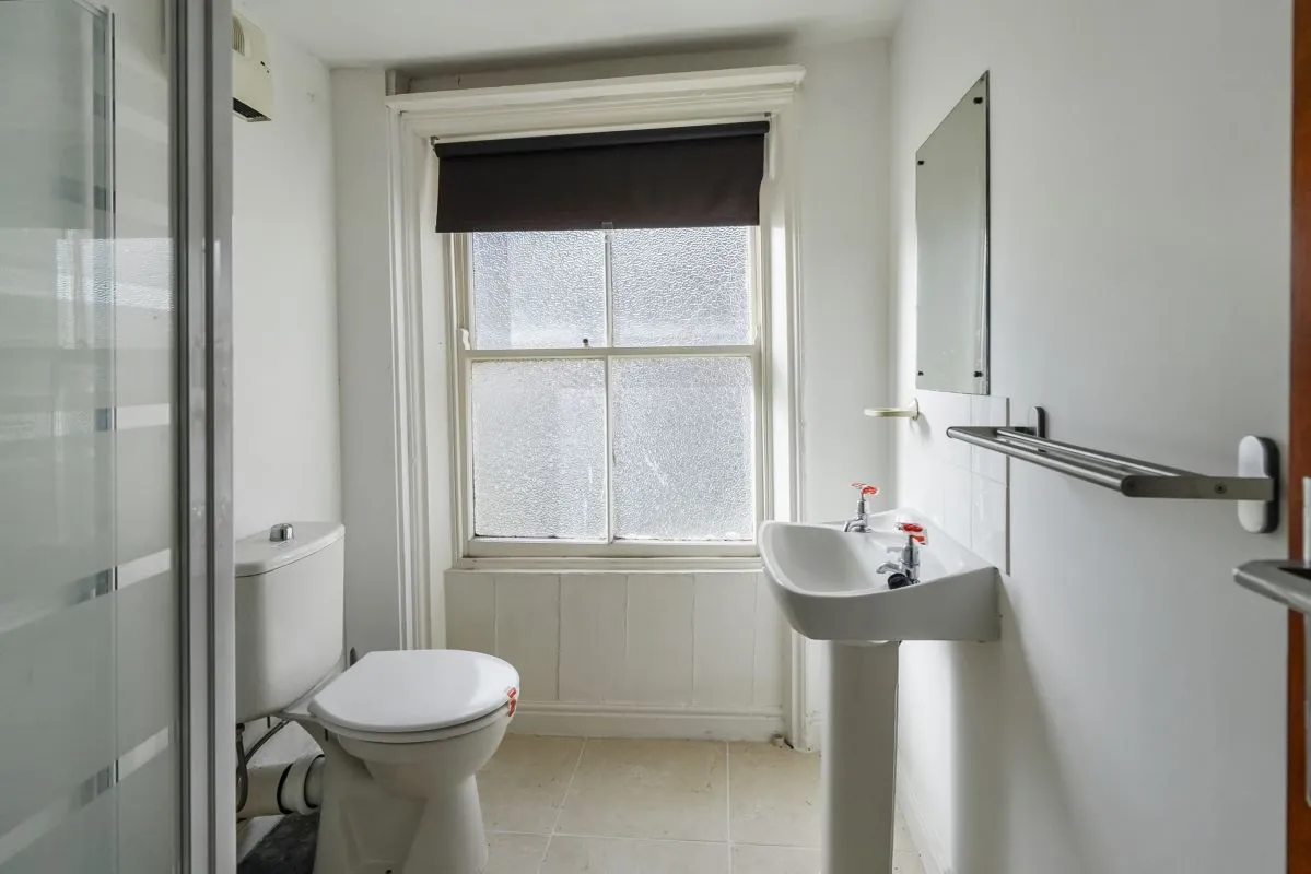 Scarborough, North Yorkshire, YO11 1NR - Online Auctions