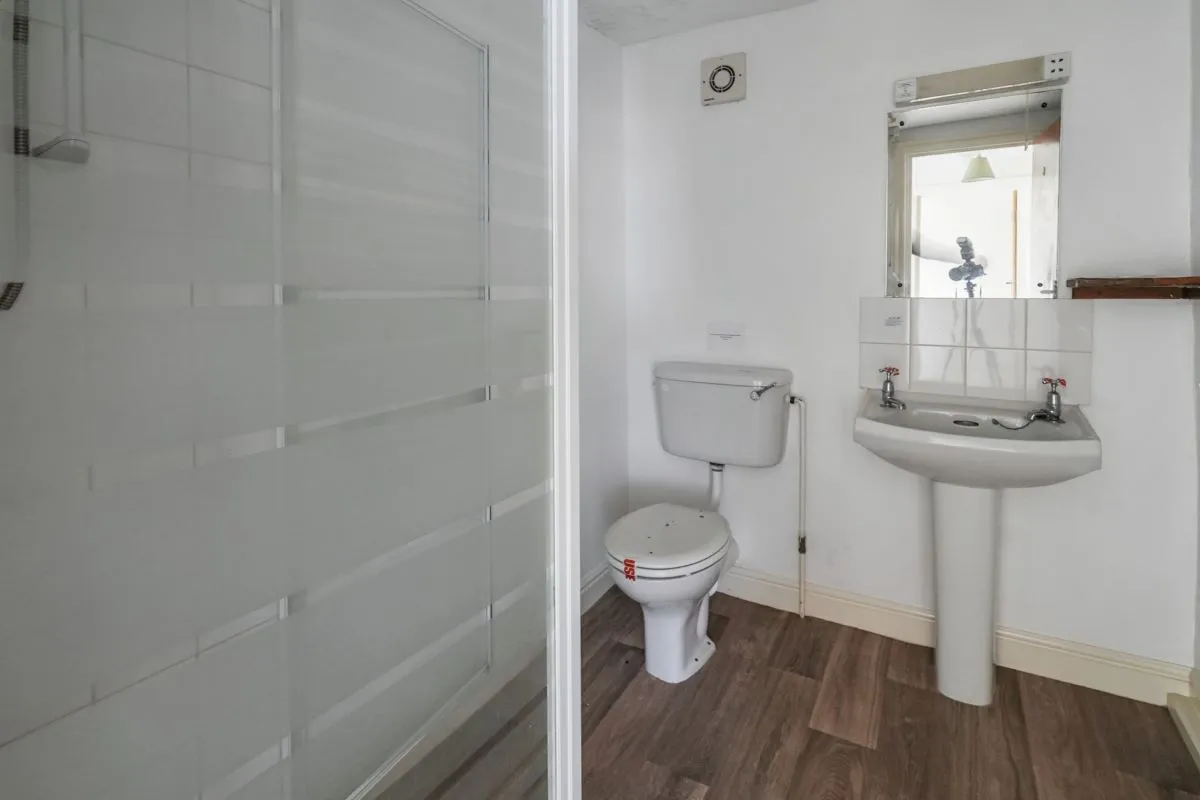 Scarborough, North Yorkshire, YO11 1NR - Online Auctions