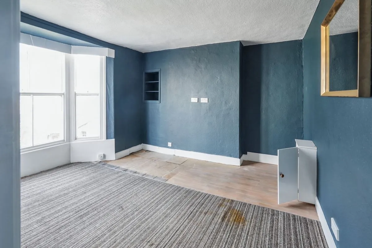 Scarborough, North Yorkshire, YO11 1NR - Online Auctions