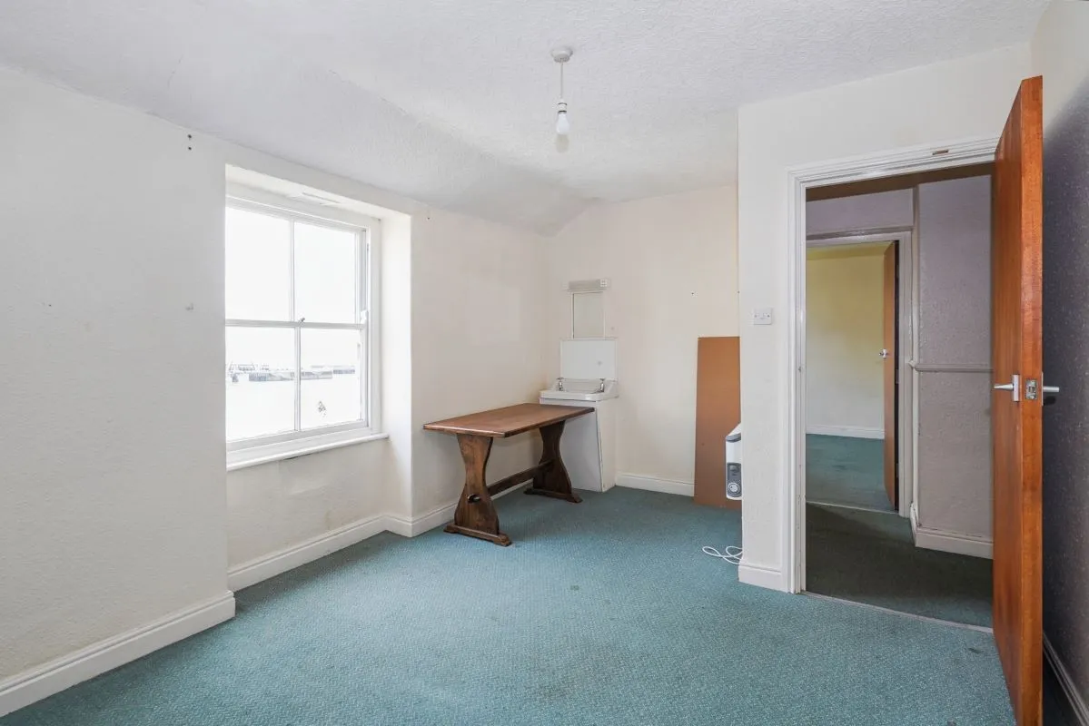 Scarborough, North Yorkshire, YO11 1NR - Online Auctions