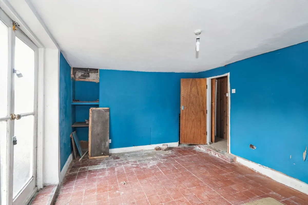 Scarborough, North Yorkshire, YO11 1NR - Online Auctions