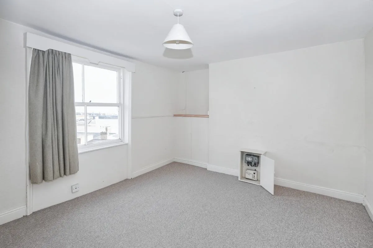 Scarborough, North Yorkshire, YO11 1NR - Online Auctions