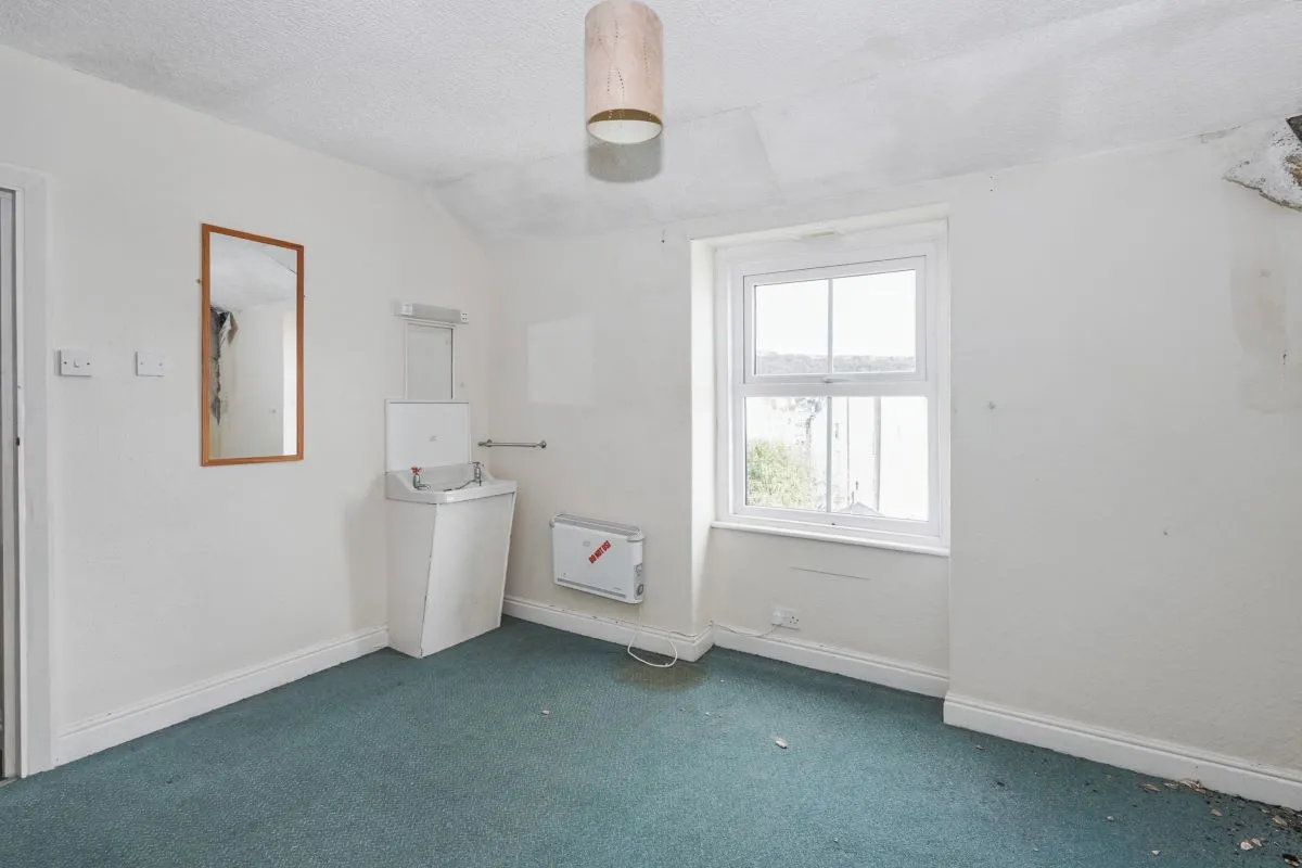 Scarborough, North Yorkshire, YO11 1NR - Online Auctions