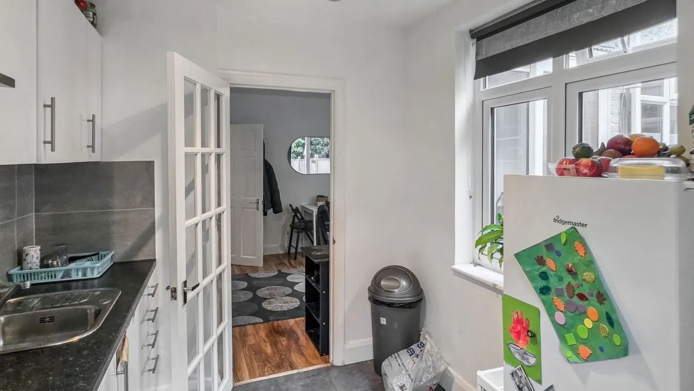 London, NW10 0DS - Online Auctions